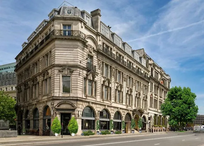 Tower Residences By Blue Orchid Londra